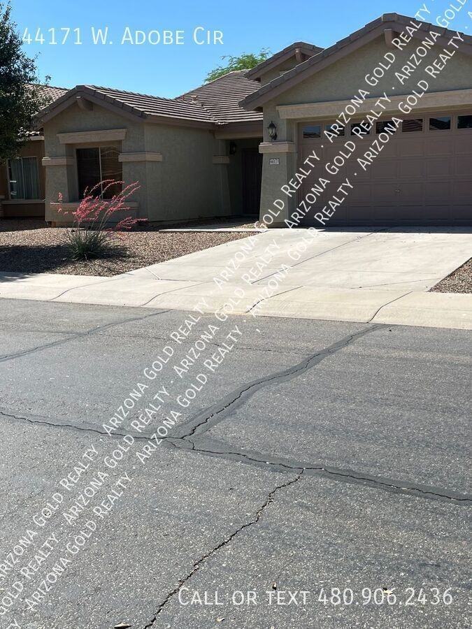 44171 W Adobe Cir - Photo 3 of 33