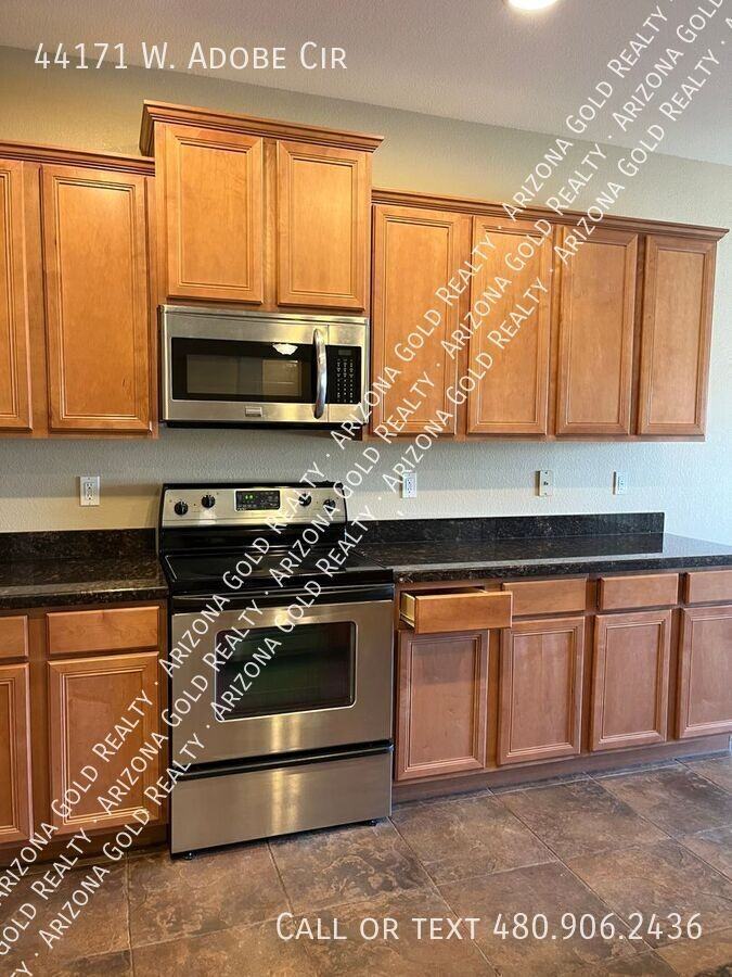 44171 W Adobe Cir - Photo 4 of 33