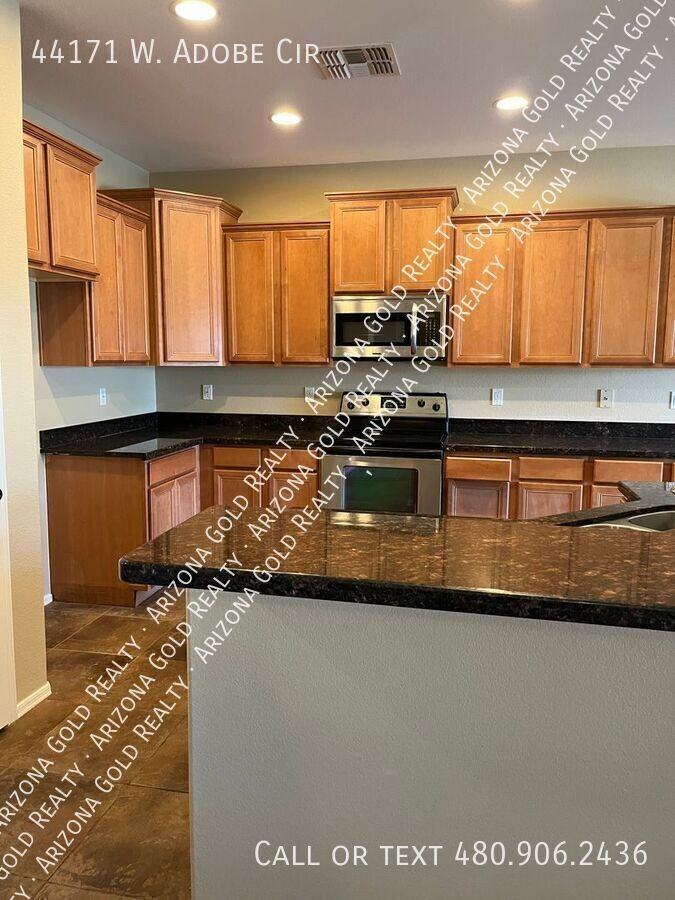44171 W Adobe Cir - Photo 5 of 33