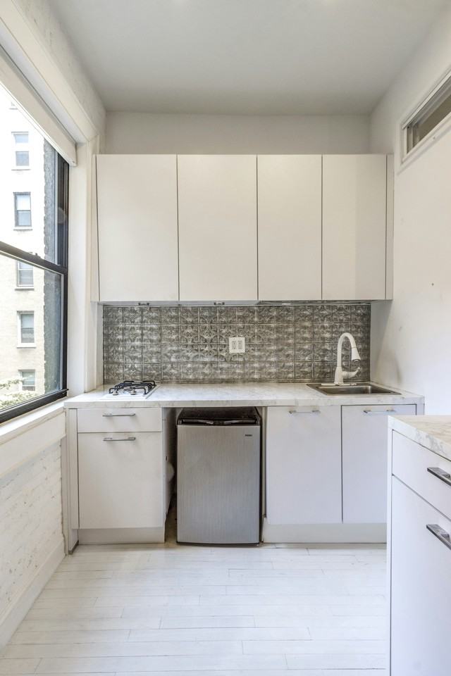 327 W 85th St #2C - Photo 3 of 11