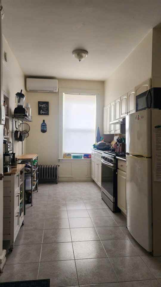 615 18th St #2R - Photo 6 of 10
