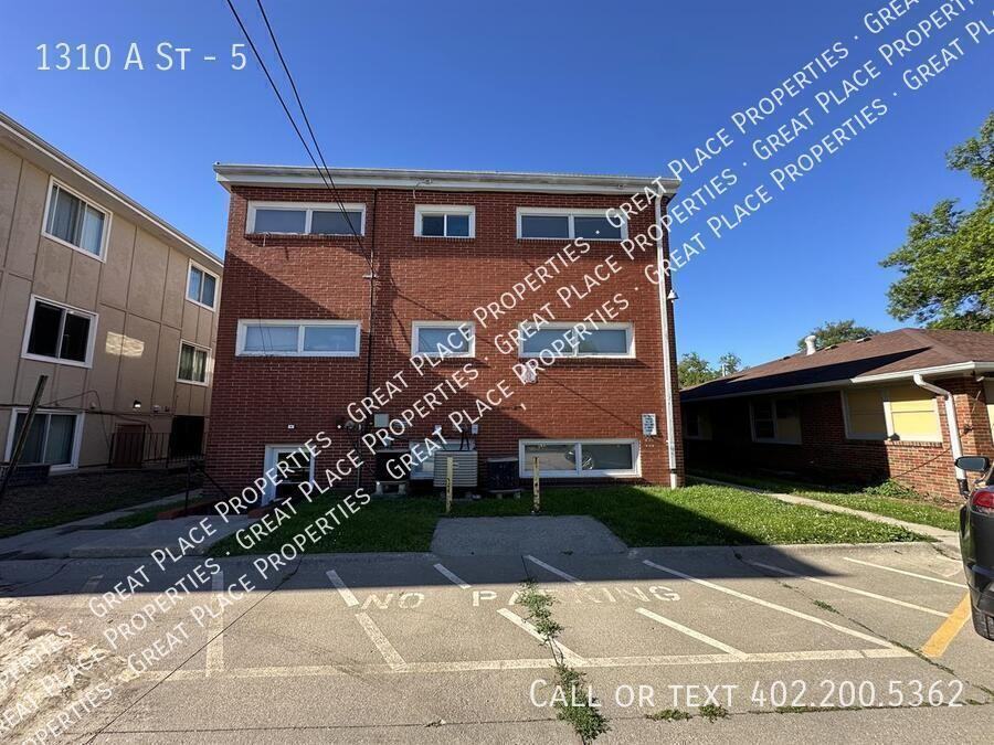 1310 A St #5 - Photo 3 of 18