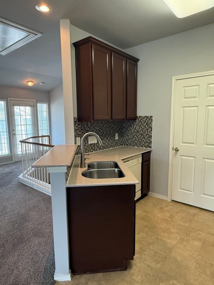 1900 Scofield Ridge Pkwy #1 - Photo 5 of 41