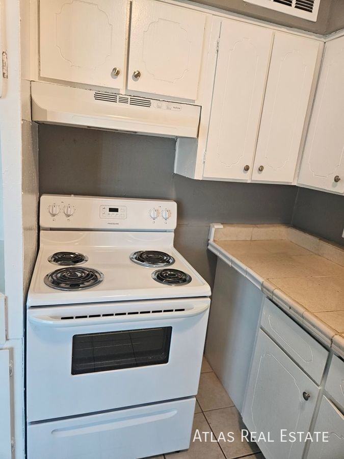 4900 E Culver St #9 - Photo 5 of 14