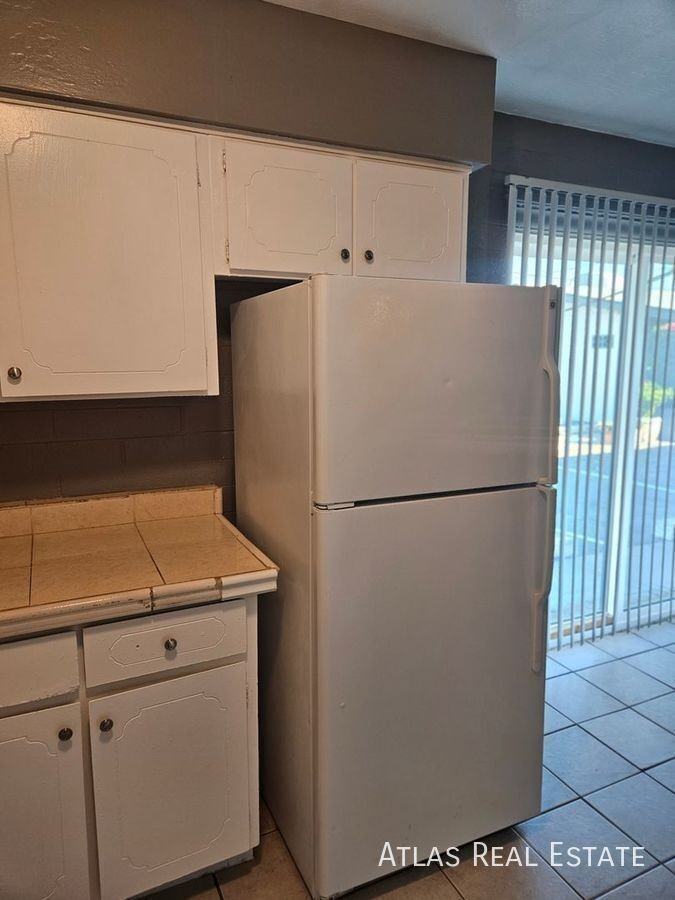 4900 E Culver St #9 - Photo 6 of 14