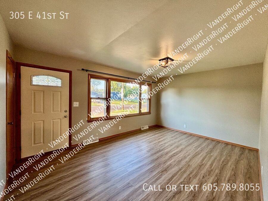 305 E 41st St - Photo 2 of 26