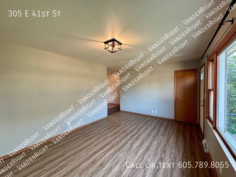 305 E 41st St - Photo 3 of 26