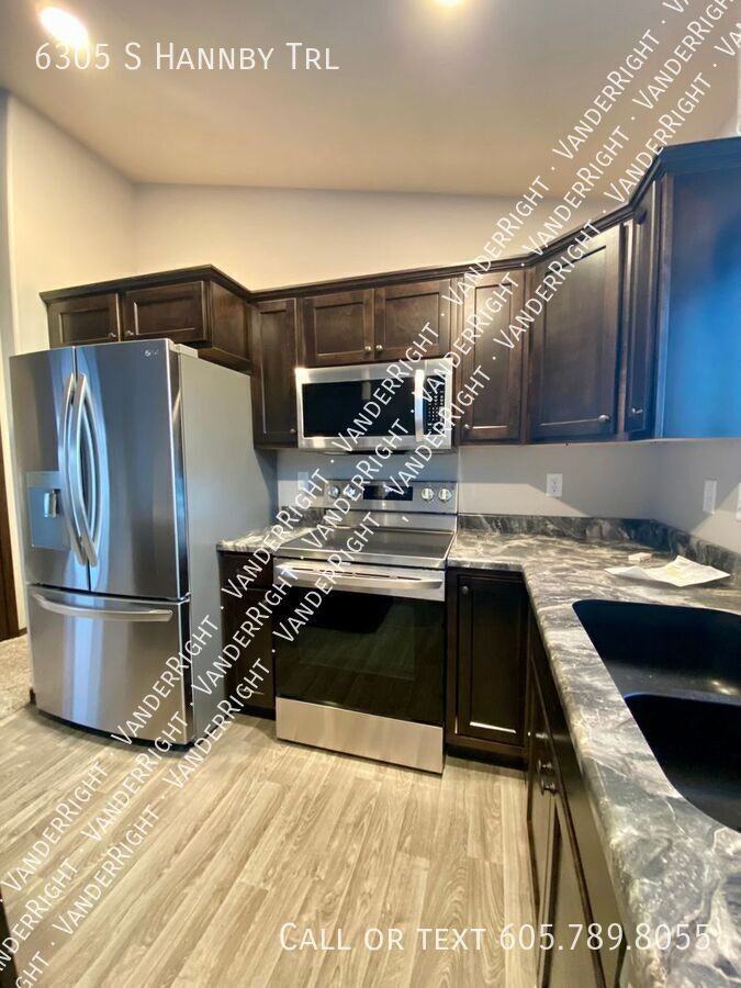6305 S Hannby Trl - Photo 4 of 29