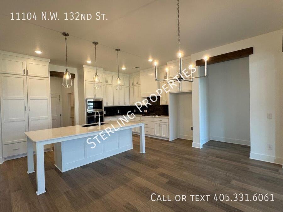 11104 Nw 132nd St - Photo 6 of 50