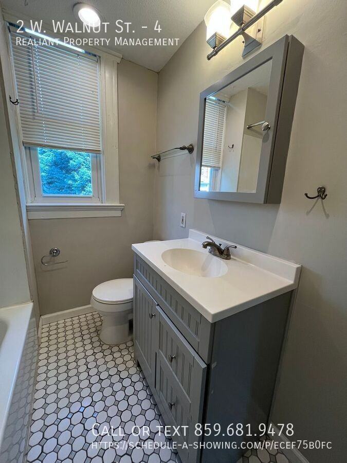 2 W Walnut St #4 - Photo 5 of 19