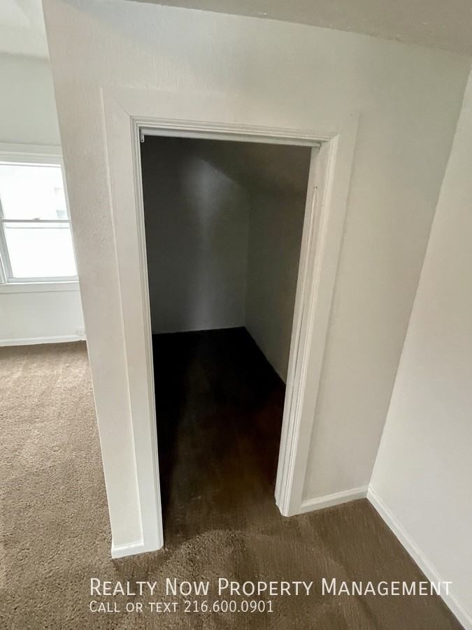 19411 Muskoka Ave - Photo 3 of 17