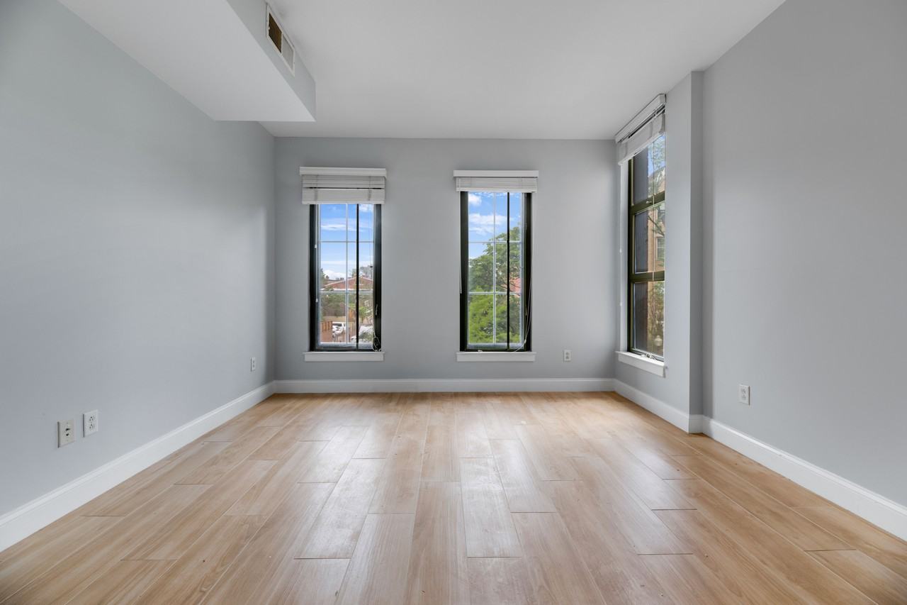 910 M St Nw #312 - Photo 4 of 16