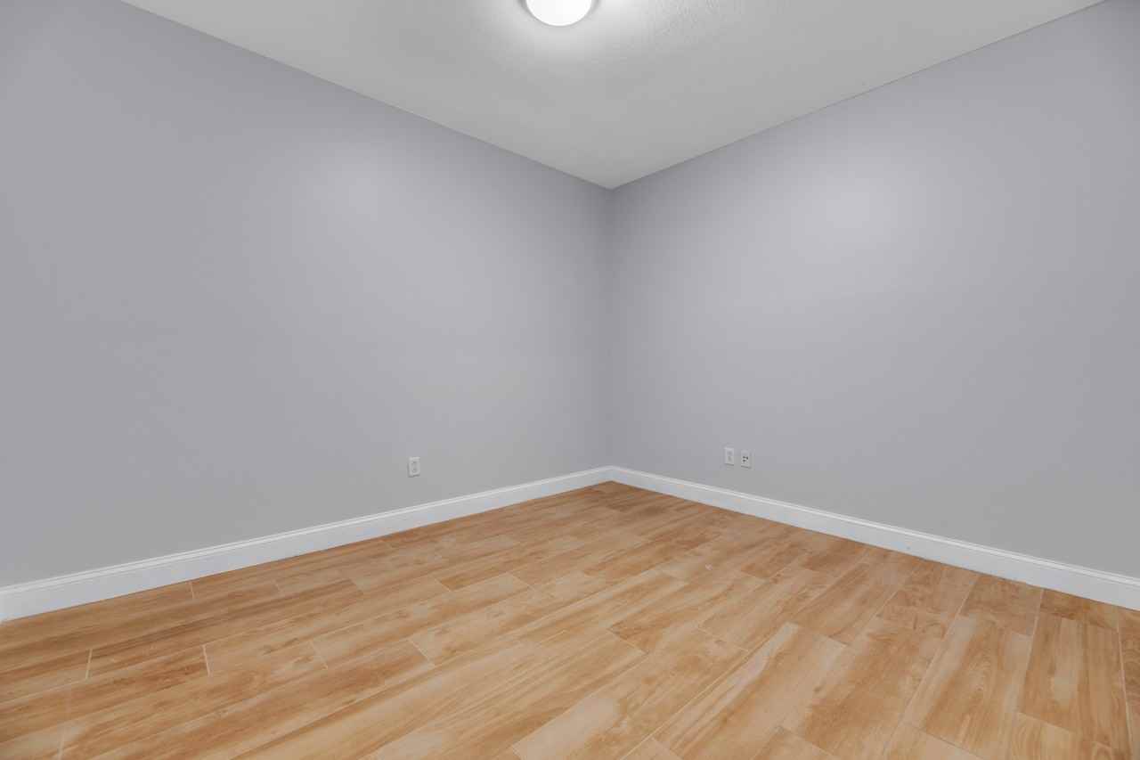 910 M St Nw #312 - Photo 5 of 16