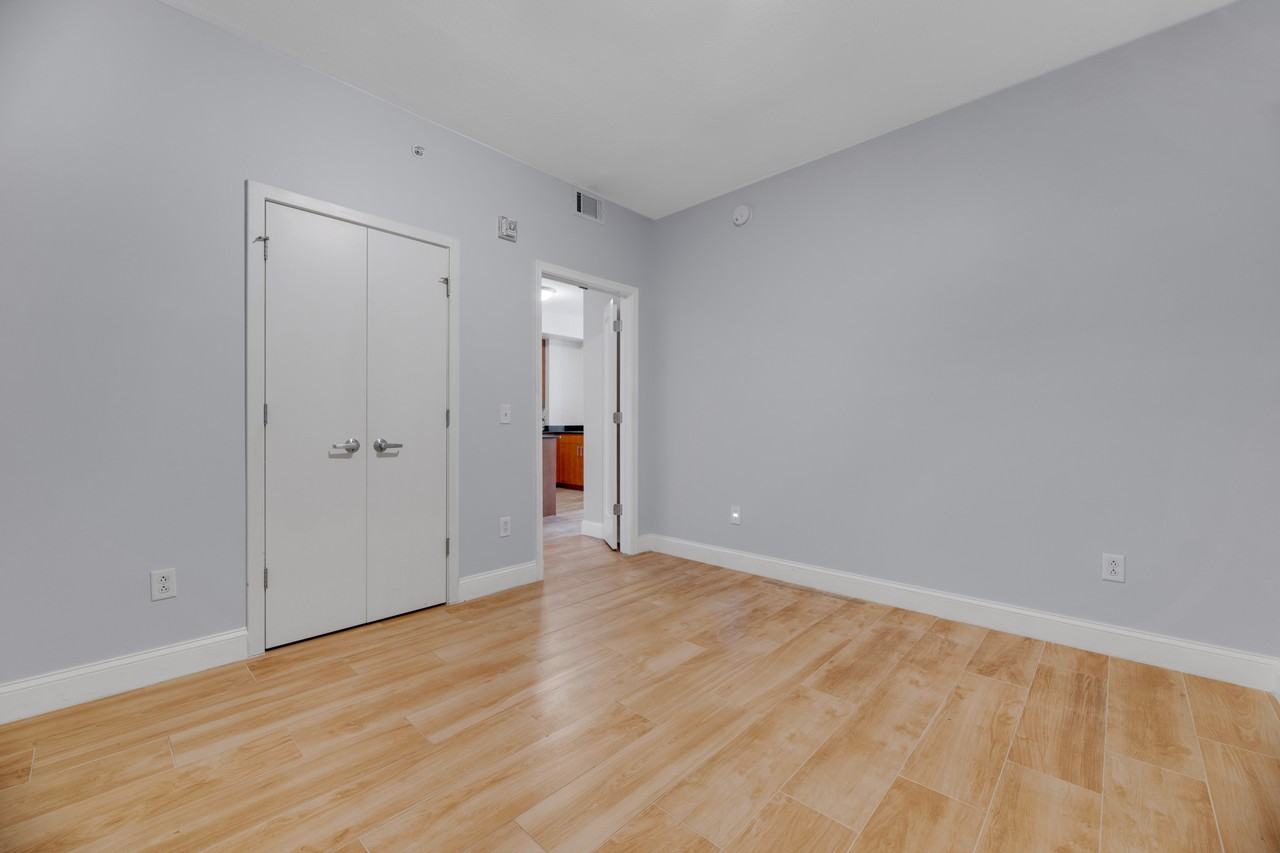 910 M St Nw #312 - Photo 6 of 16