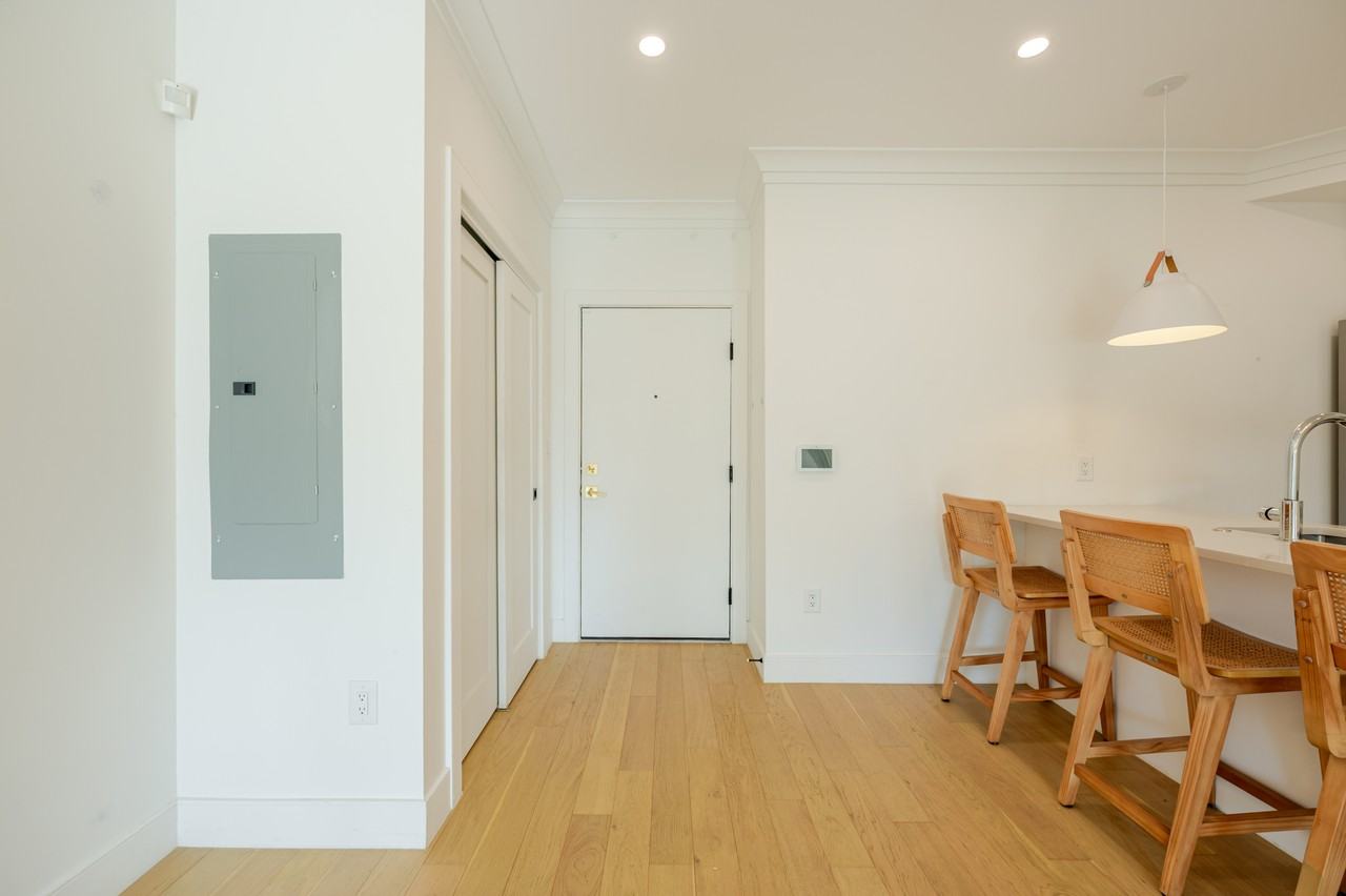 1317 11th St Nw #7 - Photo 3 of 13