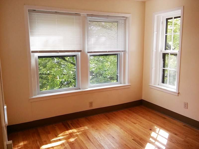 105 9th St Se #302 - Photo 2 of 7