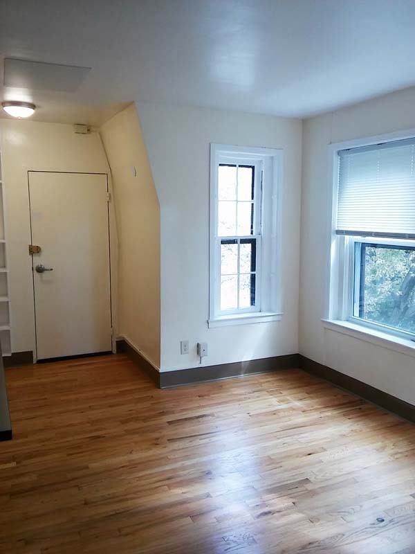 105 9th St Se #302 - Photo 3 of 7