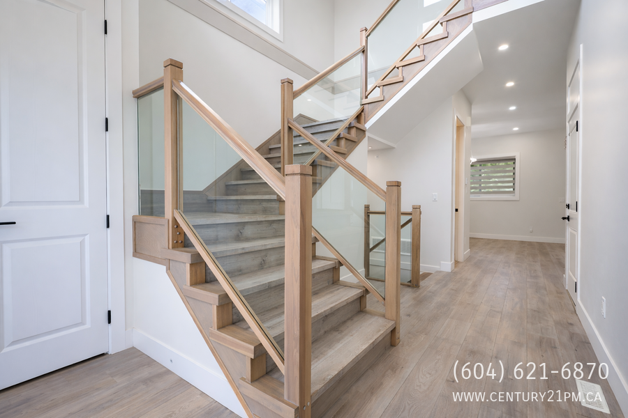 36701 Carl Creek Cres - Photo 2 of 18