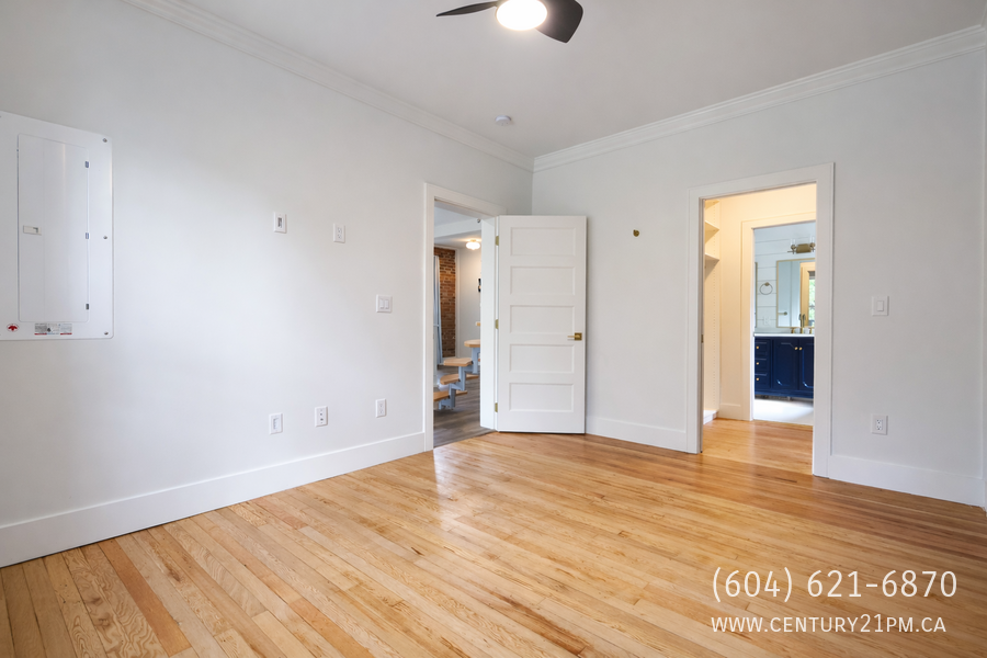 34758 Clayburn Rd - Photo 5 of 13