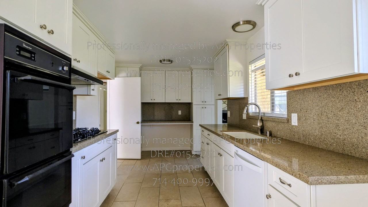 13392 Dawn Ave - Photo 4 of 38