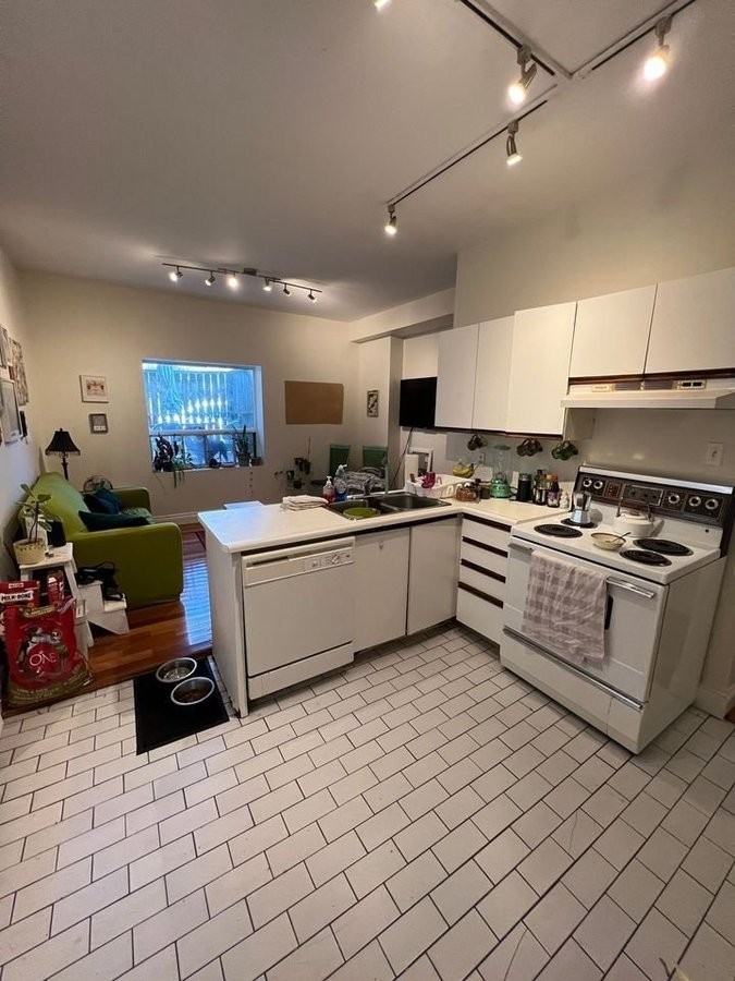 294 Clinton Street - Photo 2