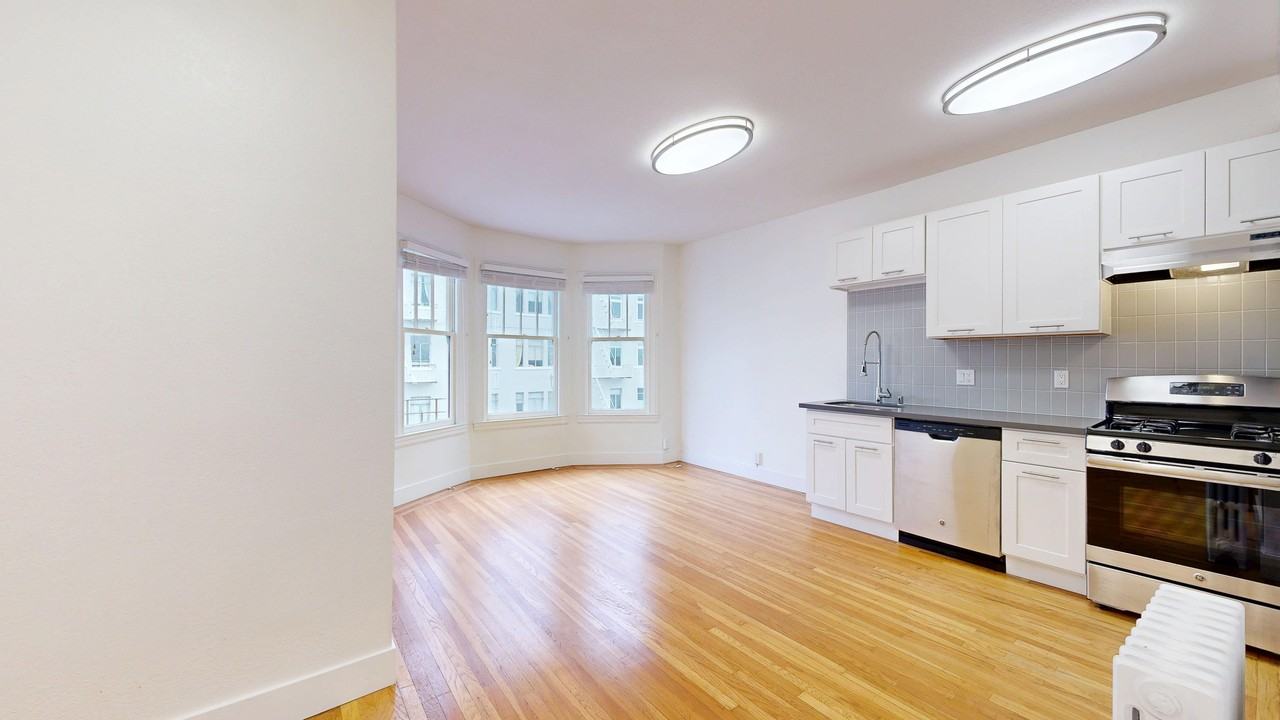 1705 Octavia St #304 - Photo 2 of 10