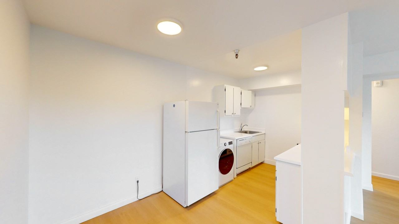 2033 Castro St #11A - Photo 5 of 12