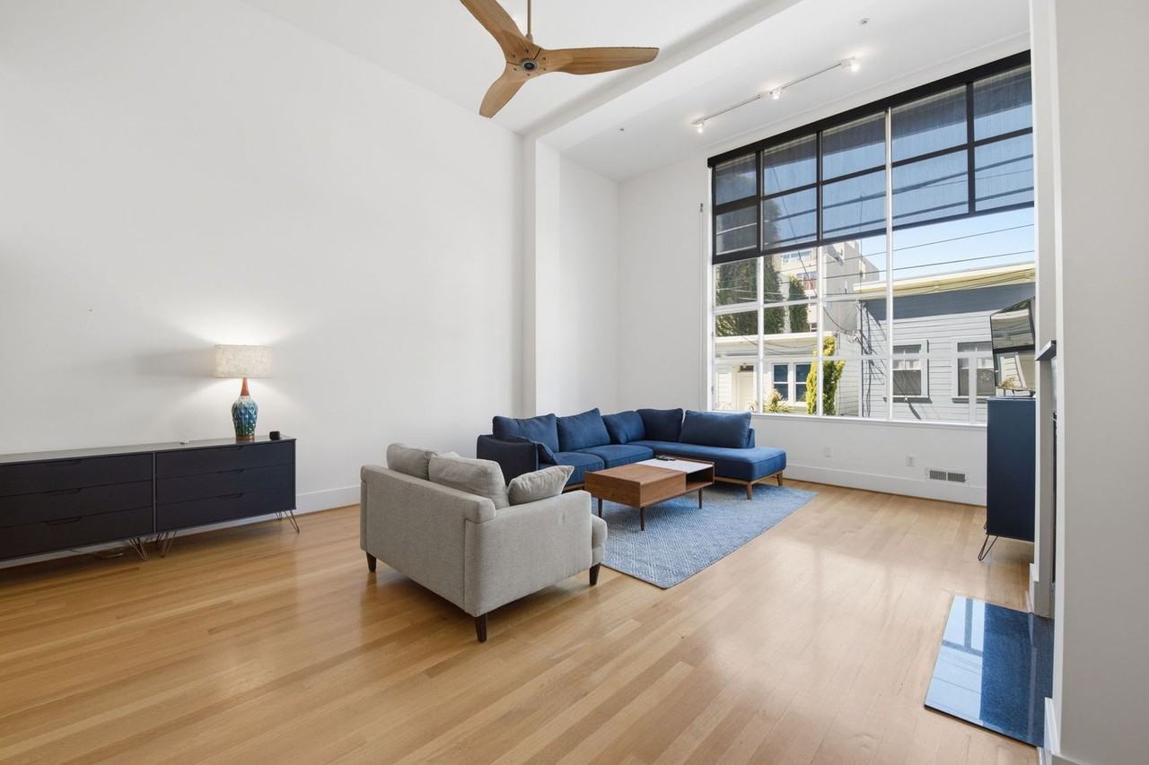 520 6th St #9 - Photo 2 of 26