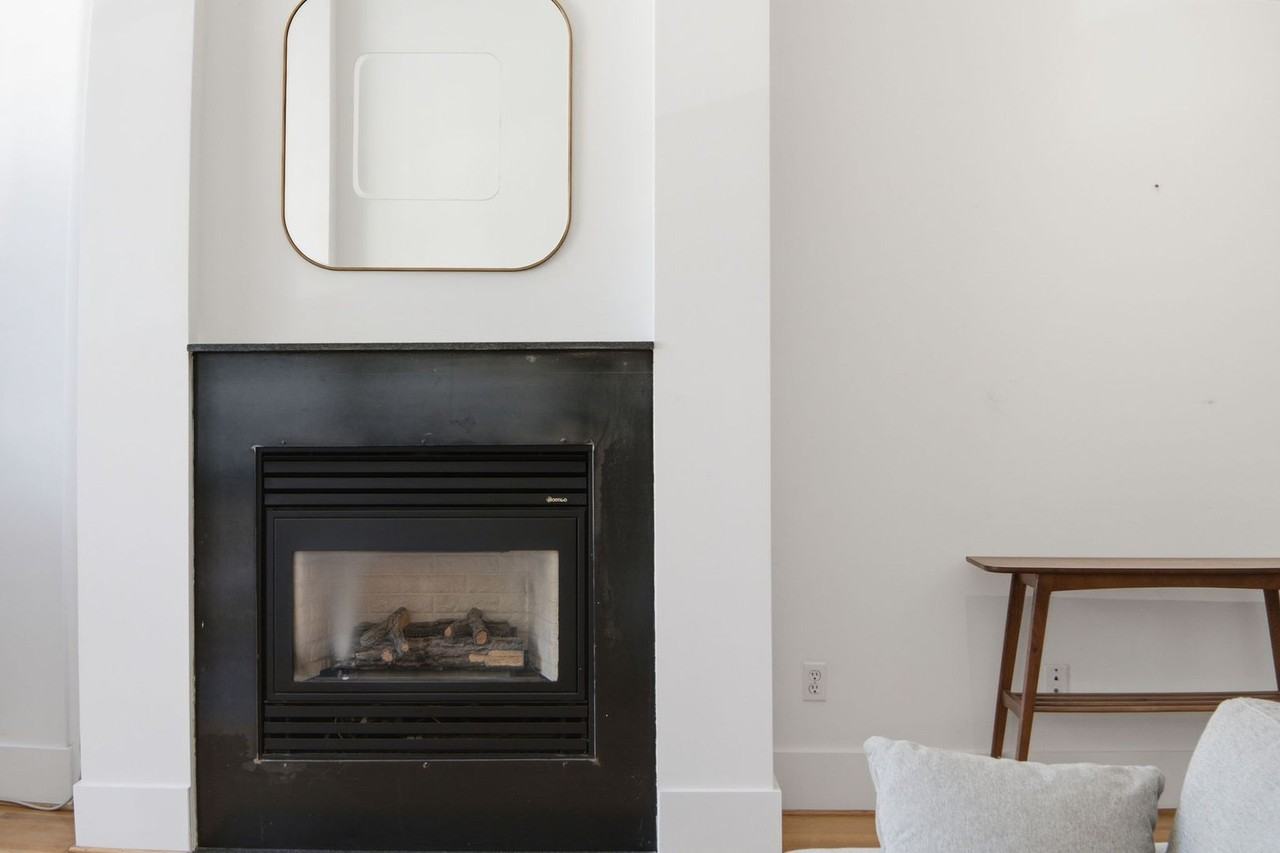 520 6th St #9 - Photo 5 of 26