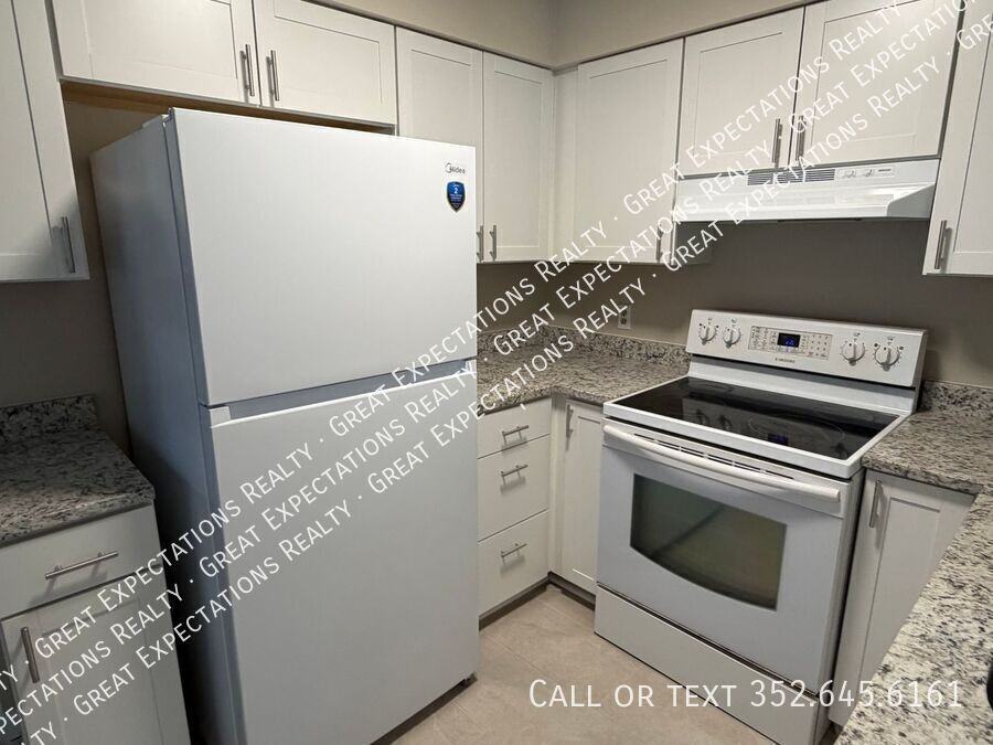 3381 Ne 56th Ave - Photo 6 of 12