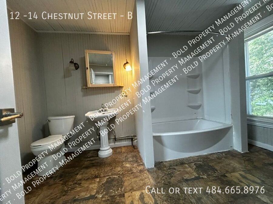12 -14 Chestnut Street #B - Photo 5 of 12