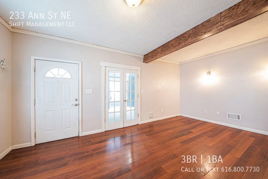 233 Ann St Ne - Photo 2 of 34
