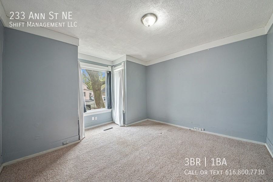 233 Ann St Ne - Photo 5 of 34