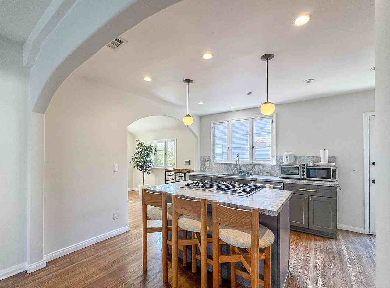 345 Westbourne Dr - Photo 6 of 34
