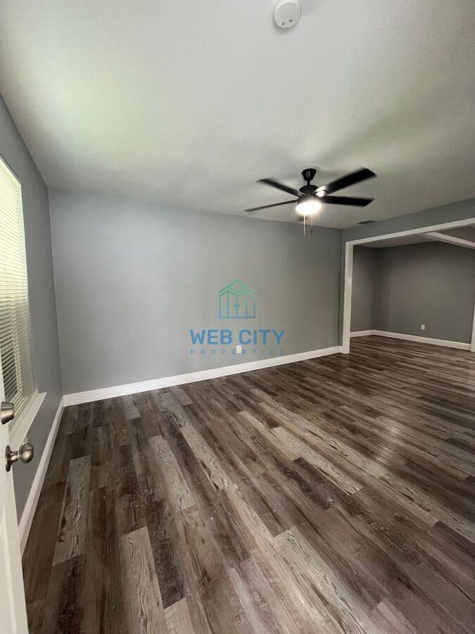 3021 Modree Ave - Photo 3 of 12