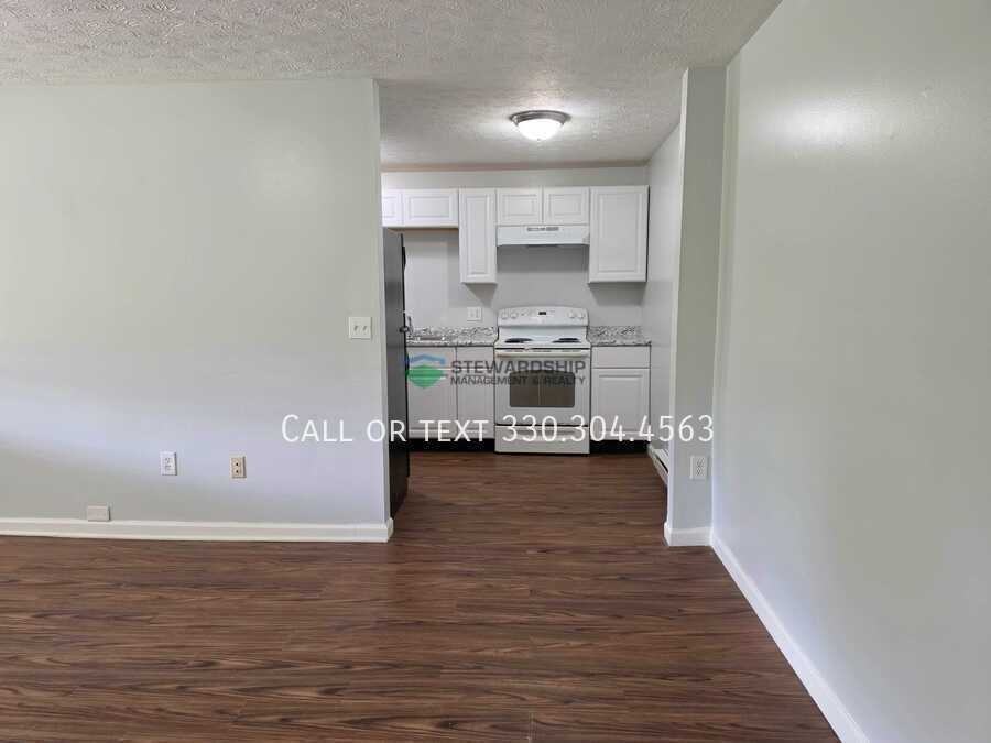1111 N Elm St #R - Photo 4 of 21