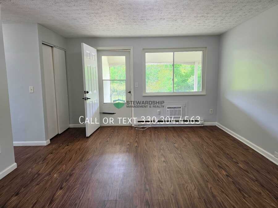 1111 N Elm St #R - Photo 5 of 21