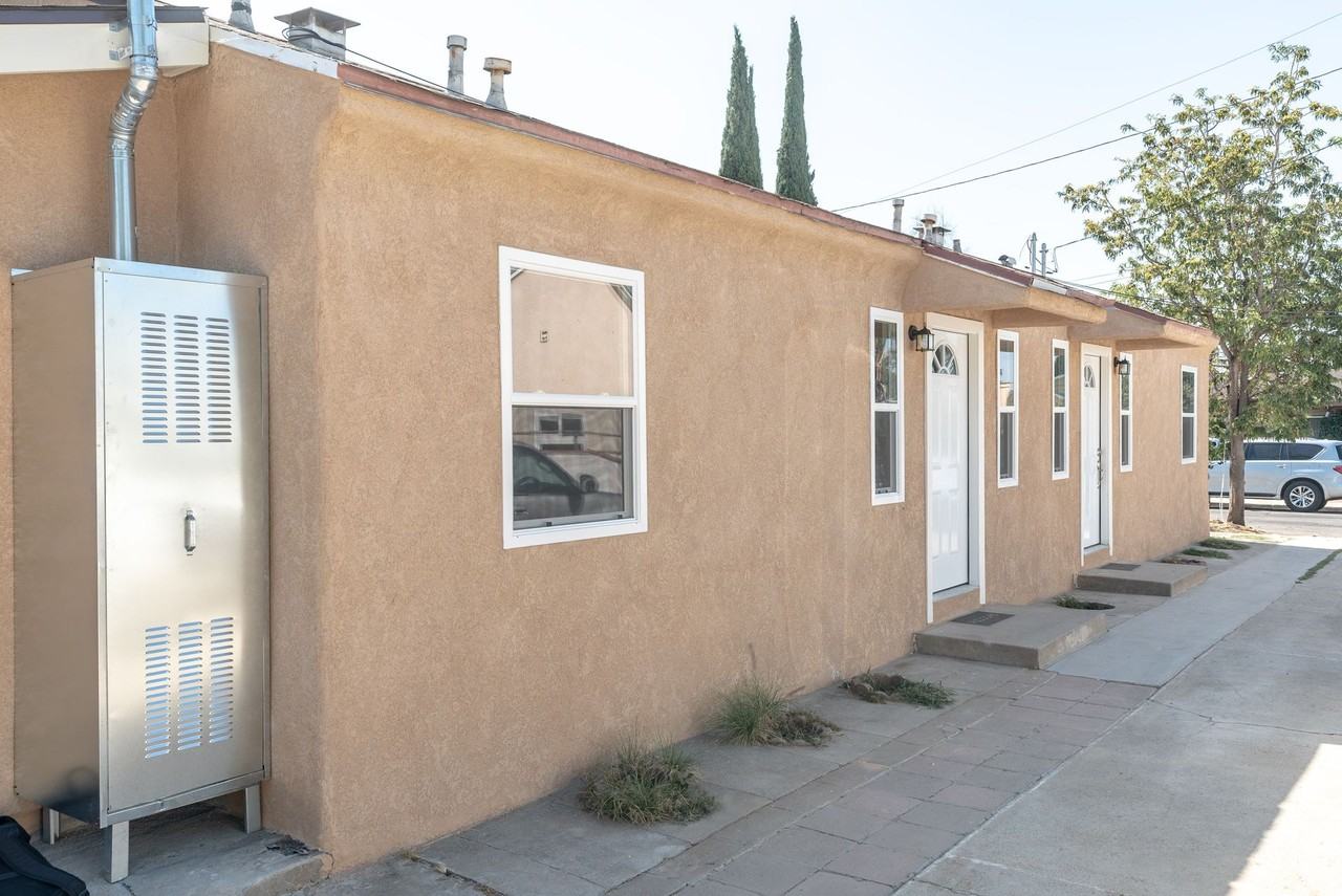 Central San Diego Duplex with Convenient Access to Local Hot Spots! - Photo 4 of 5