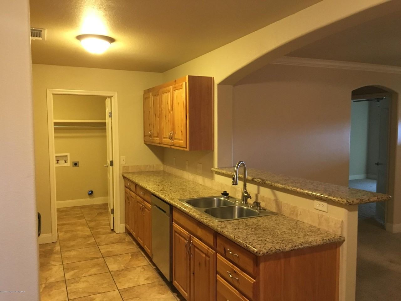 4411 S Roberts St - Photo 5 of 11