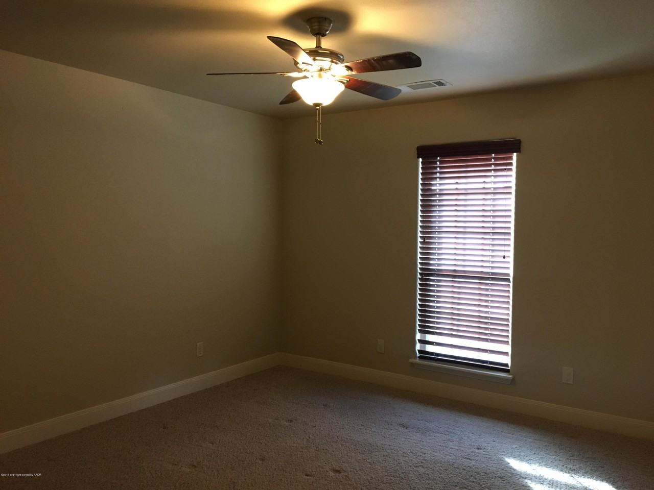 4411 S Roberts St - Photo 7 of 11