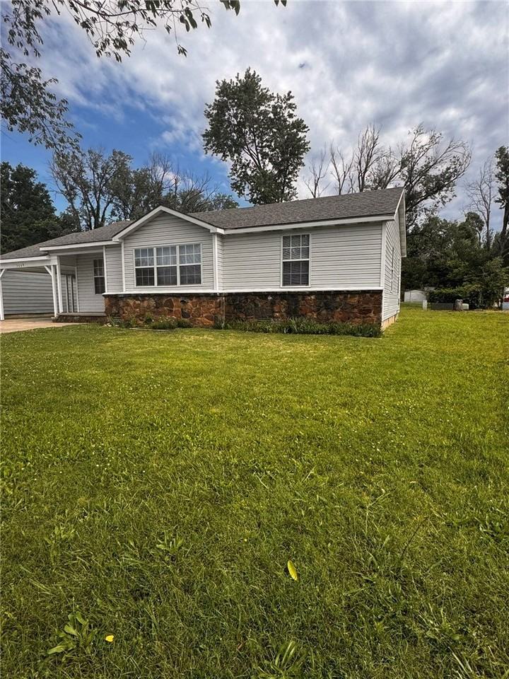 3009 W Olive St - Photo 2 of 20