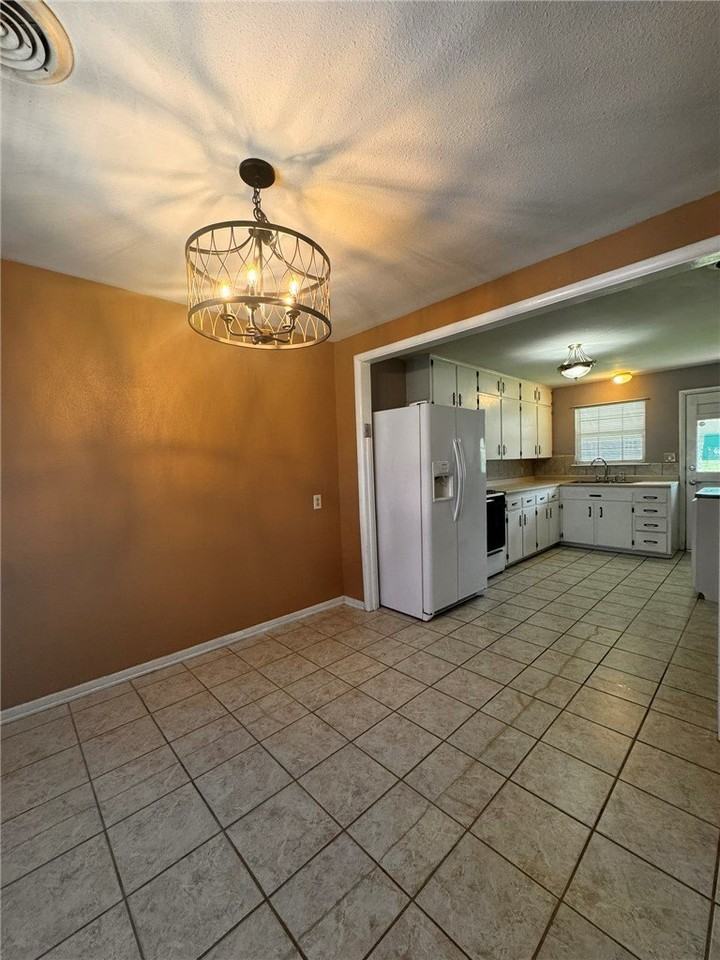 3009 W Olive St - Photo 5 of 20