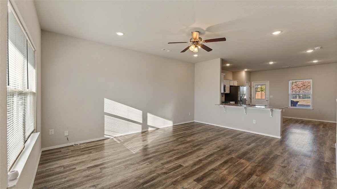 612 Woodcreek Loop - Photo 3 of 17