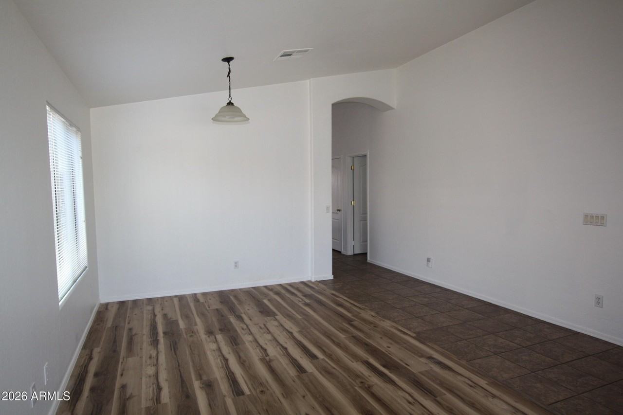 25735 W Elwood St - Photo 7 of 36