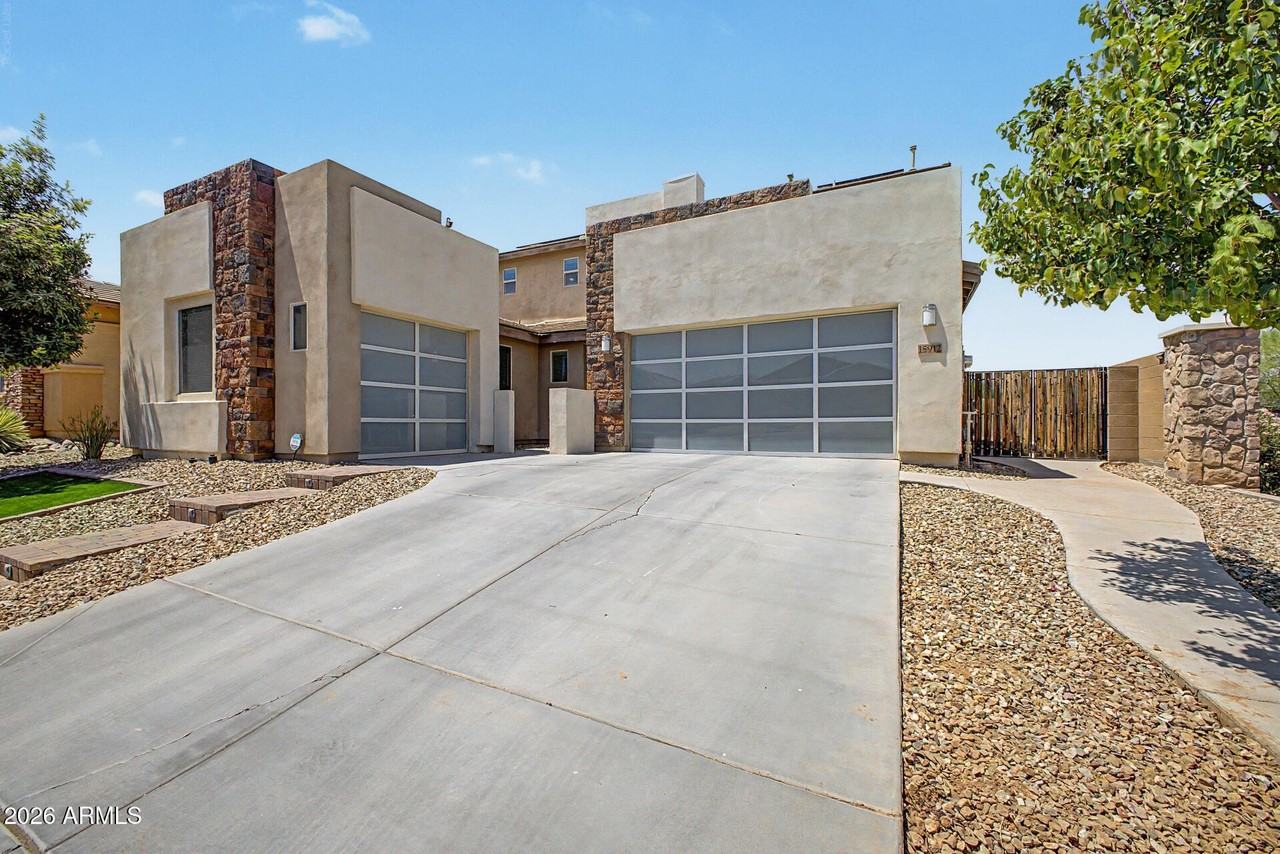 15912 W Sierra St - Photo 2 of 43