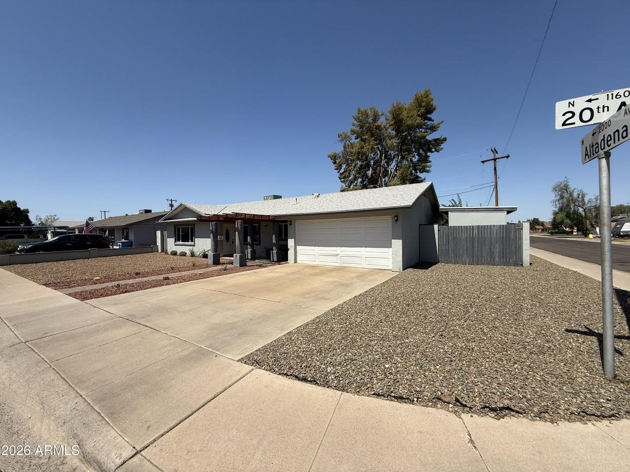 11622 N 20th Ave - Photo 2 of 37