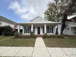 featured image of 10391 Emmanuel St