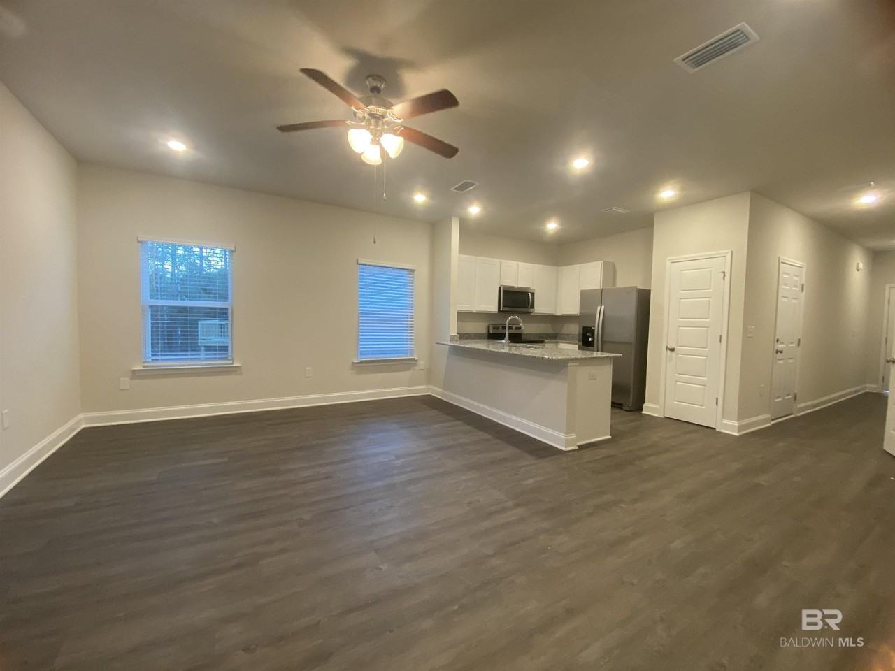 6677 Spaniel Dr - Photo 3 of 14