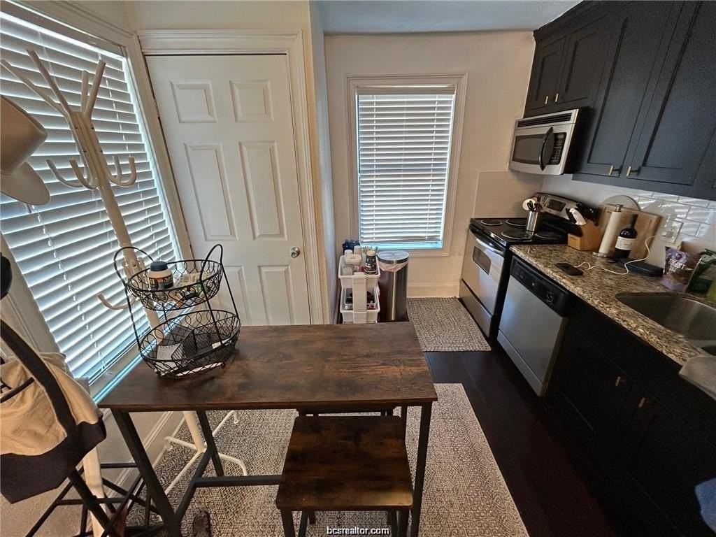 216 Montclair Ave - Photo 5 of 13