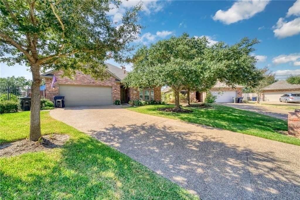 602 Clovis Ct - Photo 2 of 35